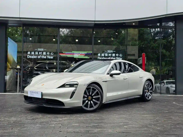 Фотография автомобиля — Porsche Taycan