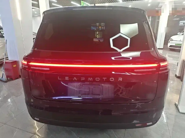 Leapmotor C16 — Фото автомобиля 5