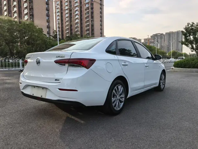Buick Excelle — Фото автомобиля 9