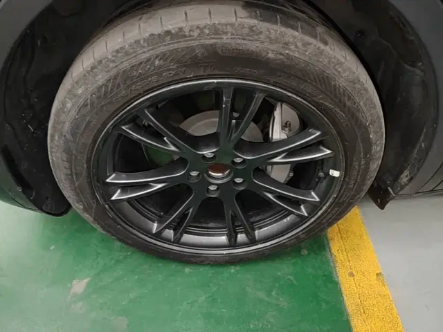 Tesla Model Y — Фото автомобиля 22