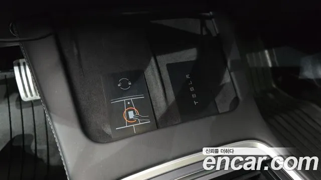 Tesla Model 3 — Фото автомобиля 29