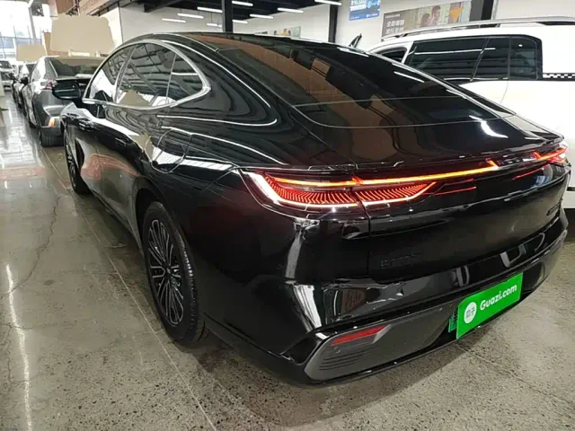 Geely Galaxy Xingyao 8 — Фото автомобиля 4