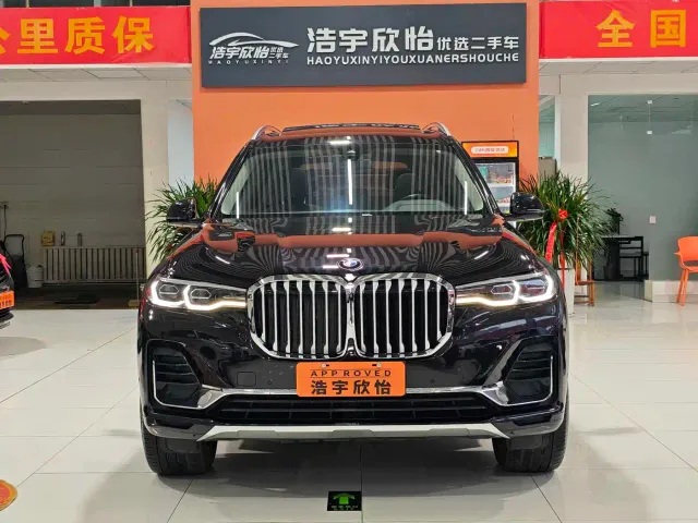 BMW X7 — Фото автомобиля 2