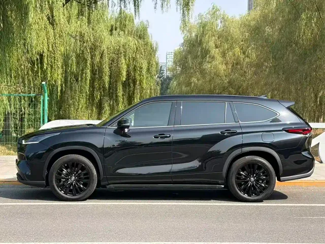 Toyota Highlander — Фото автомобиля 17
