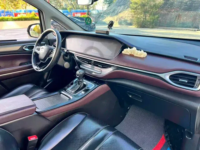 GAC Trumpchi M6 — Фото автомобиля 14