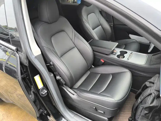 Tesla Model Y — Фото автомобиля 24