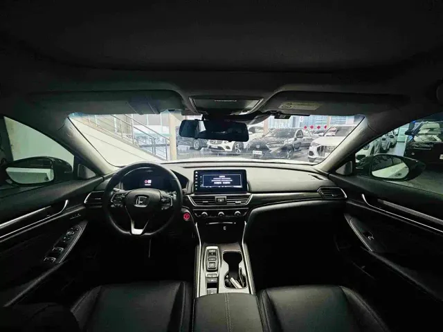 Honda Accord — Фото автомобиля 15