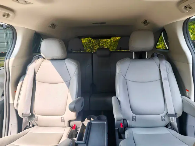 Toyota Granvia — Фото автомобиля 9