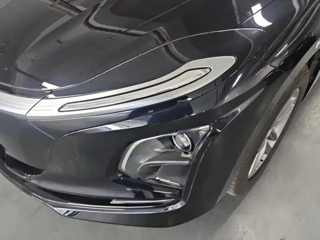 Hongqi E-QM5 — Фото автомобиля 5