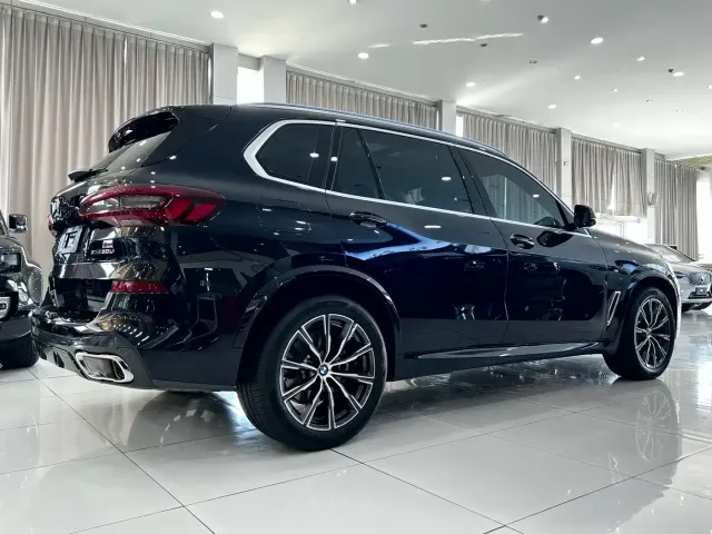 BMW X5 — Фото автомобиля 4