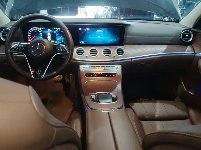 Mercedes-Benz E-Class — Фото автомобиля 9