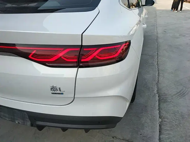 BYD Qin L — Фото автомобиля 7