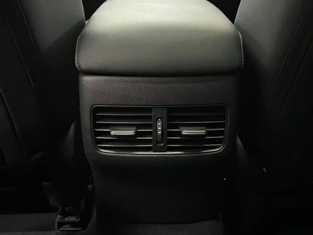 Mazda Axela — Фото автомобиля 8