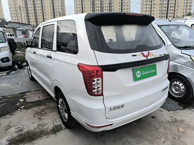 Wuling Hongguang — Фото автомобиля 4