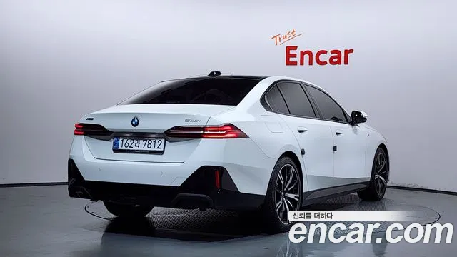 BMW 5-Series 5 серия (G60) 530i xDrive M Sport — Фото автомобиля 2