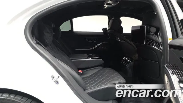 Mercedes-Benz S-Class — Фото автомобиля 8