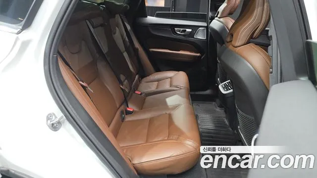 Volvo XC60 2nd Gen — Фото автомобиля 17