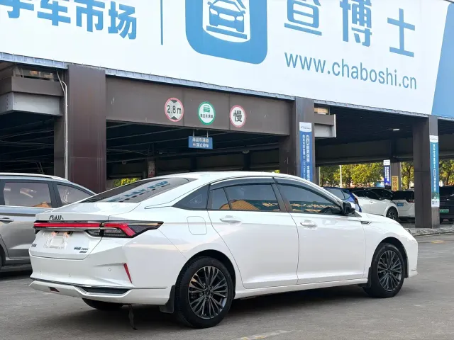 Dongfeng Yixuan MAX — Фото автомобиля 6