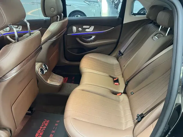 Mercedes-Benz E-Class — Фото автомобиля 10