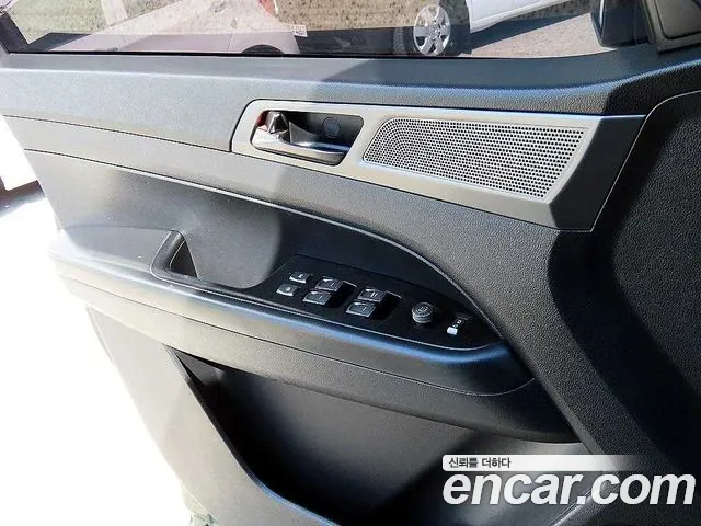 KG_Mobility_Ssangyong Rexton Новый Rexton Sport Khan Дизель 2.2 4WD — Фото автомобиля 12