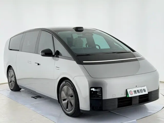 Li Auto MEGA — Фото автомобиля 2