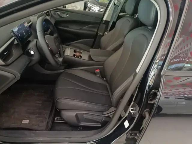 BYD Seal 05 DM-i — Фото автомобиля 14