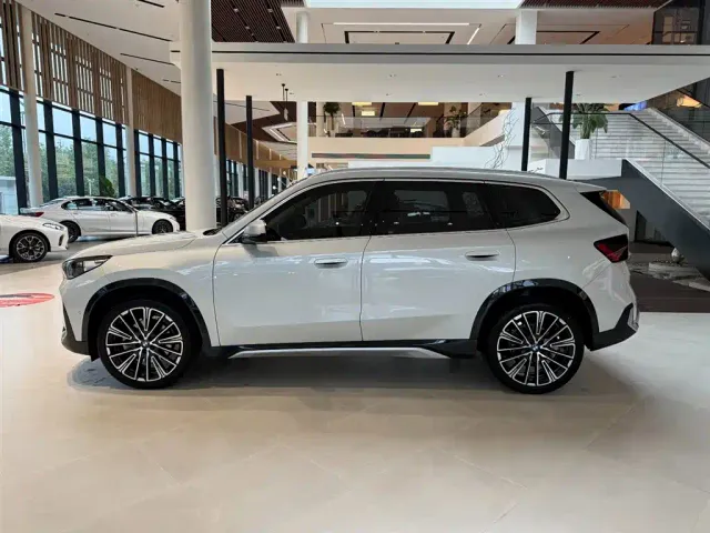 BMW X1 — Фото автомобиля 10