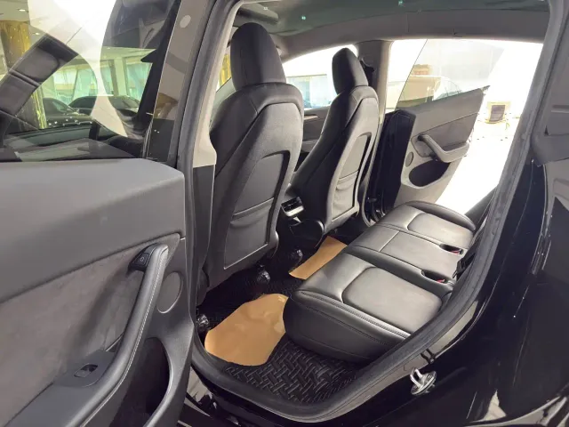 Tesla Model Y — Фото автомобиля 10