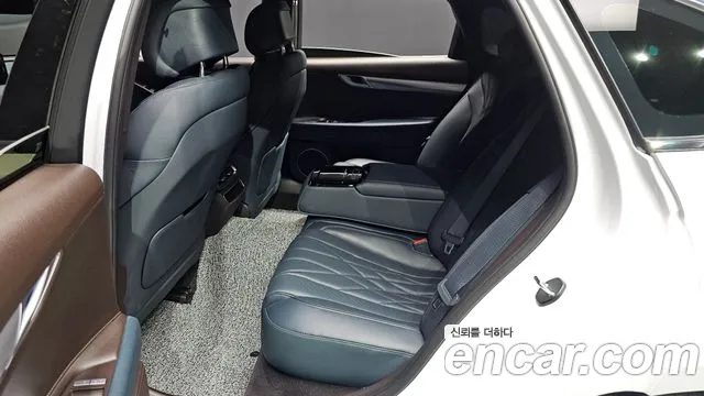 Genesis G80 Бензин 2.5 турбо AWD — Фото автомобиля 24