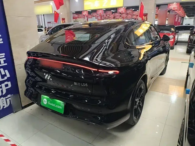 IM Motors LS6 — Фото автомобиля 6