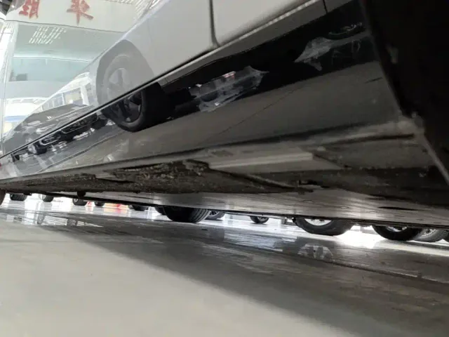 Li Auto MEGA — Фото автомобиля 21