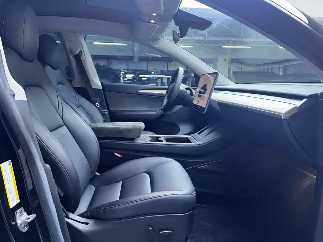Tesla Model Y — Фото автомобиля 4