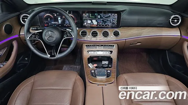 Mercedes-Benz E-Class — Фото автомобиля 7