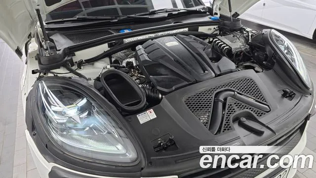 Porsche Macan — Фото автомобиля 5