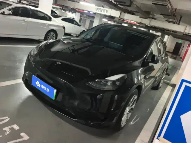 Фотография автомобиля — Tesla Model Y