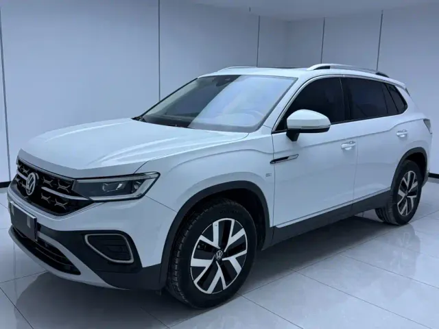 Фотография автомобиля — Volkswagen Tayron