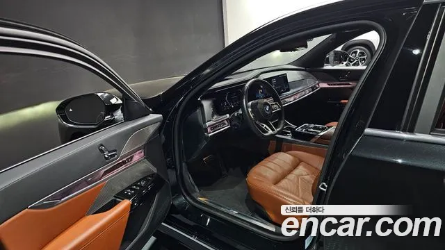 BMW 7-Series 7 серия (G70) 740i xDrive M Sport Limited — Фото автомобиля 10