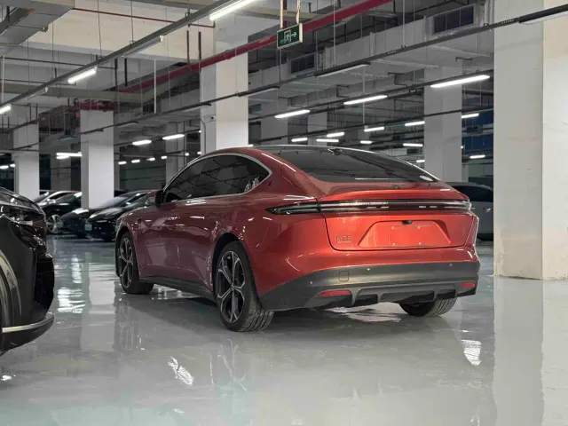 Nio ET5 — Фото автомобиля 4