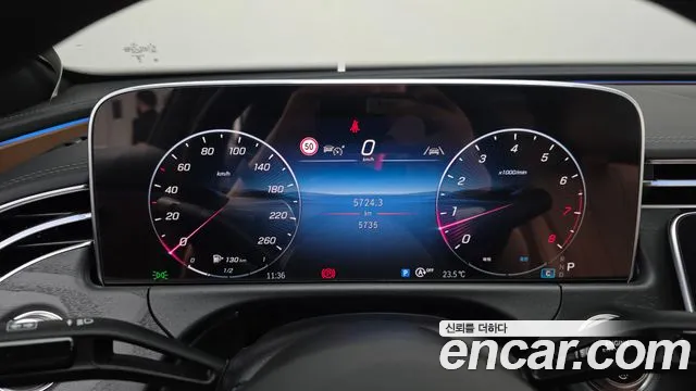 Mercedes-Benz E-Class — Фото автомобиля 8