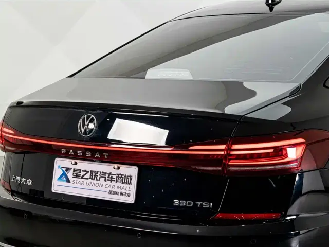 Volkswagen Passat — Фото автомобиля 8