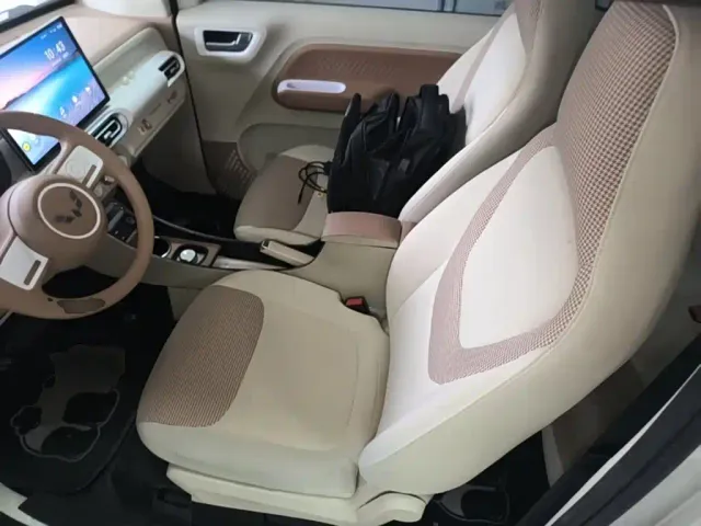 Wuling Motors Hongguang MINIEV 2024 3rd Generation 215km Youth Edition — Фото автомобиля 14