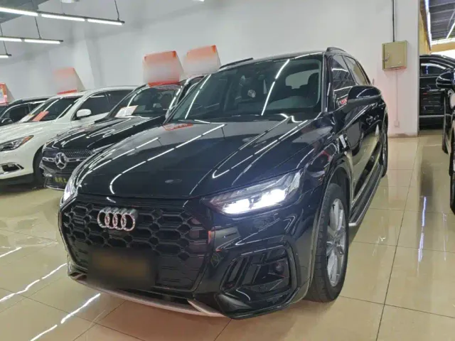 Фотография автомобиля — Audi Q5L