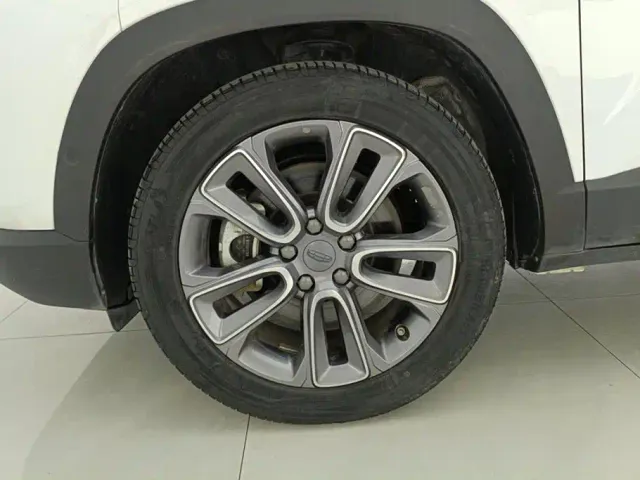 Geely ICON — Фото автомобиля 6