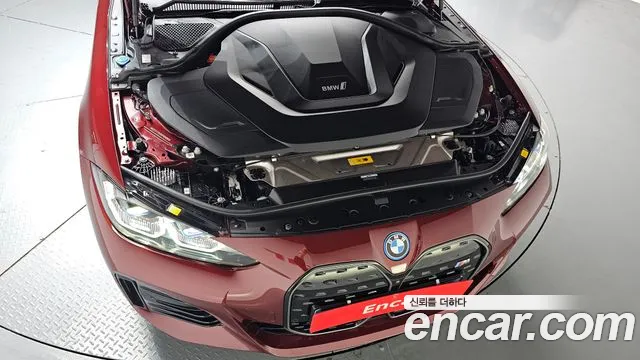 BMW i4 — Фото автомобиля 5