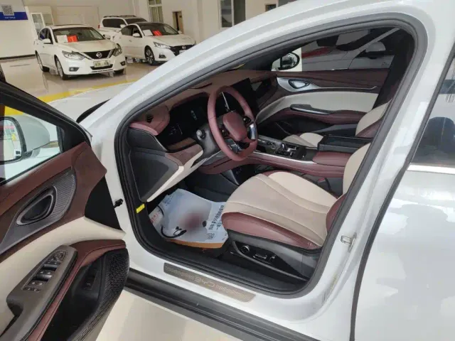 BYD Seal — Фото автомобиля 15