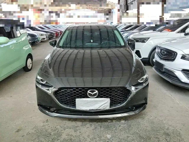 Mazda Axela — Фото автомобиля 2