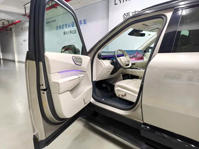 Lynk & Co 900 — Фото автомобиля 17