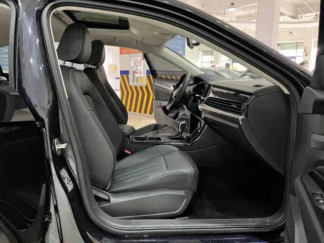 Volkswagen Passat — Фото автомобиля 10