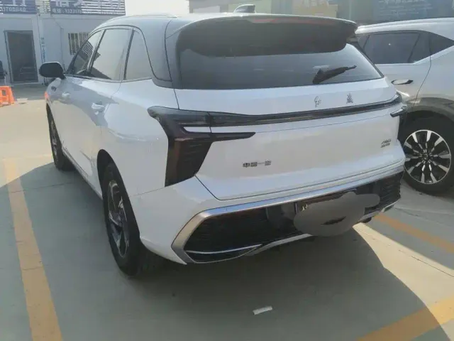 Hongqi HS3 — Фото автомобиля 3