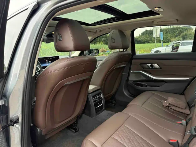 BMW 3 Series — Фото автомобиля 25